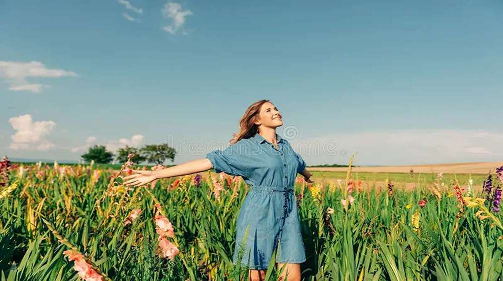 Layered casual engagement photo outfits spring look with a denim jacket