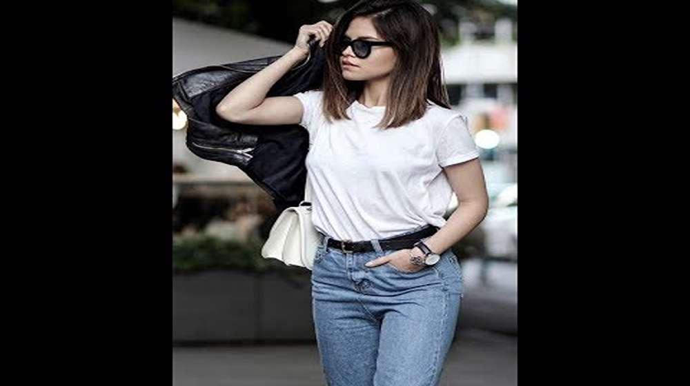White shirt, dark jeans and blazer: classic versatile clothing items